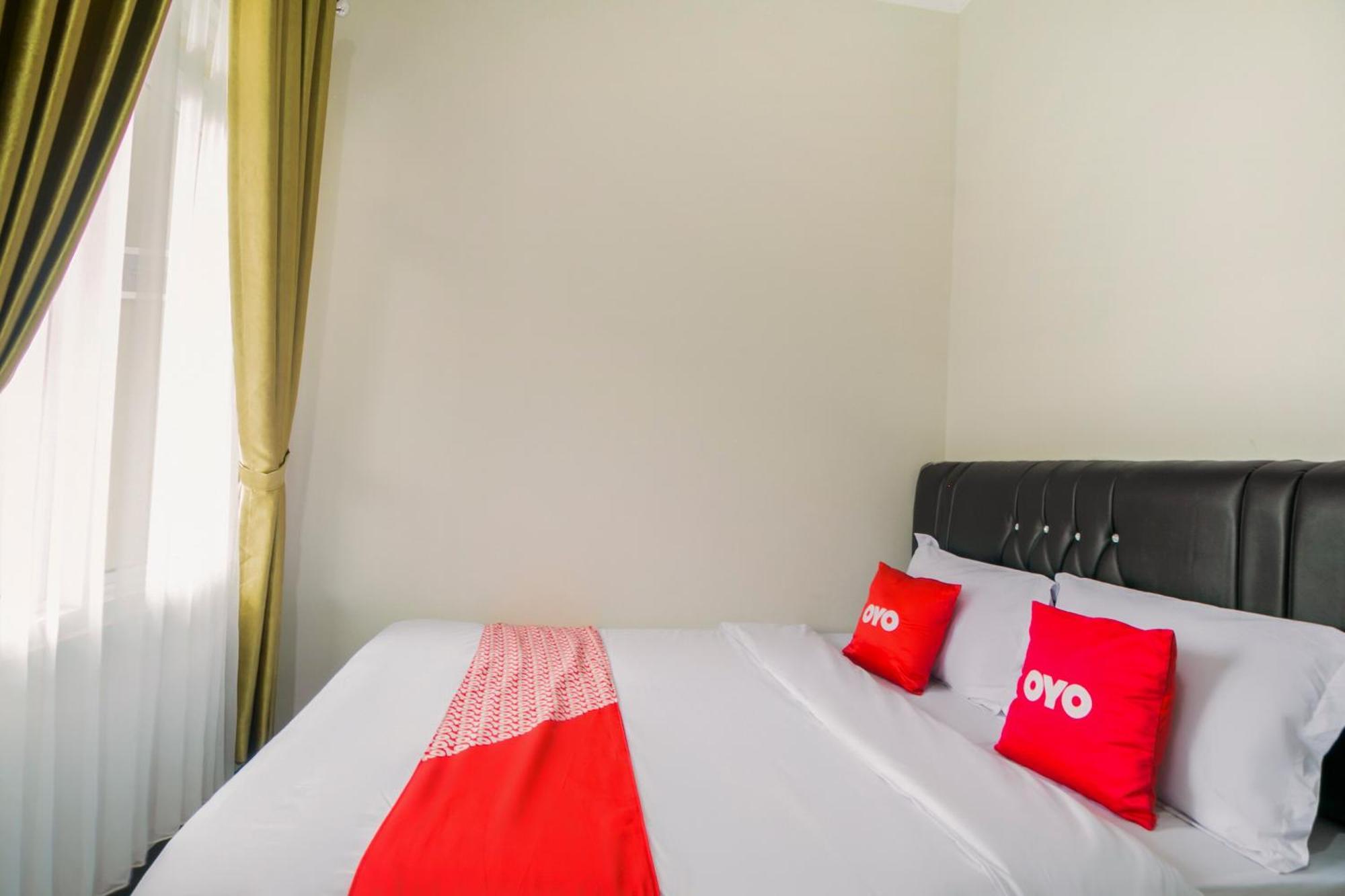 Oyo 1078 Fakhira Residence Cianjur Extérieur photo